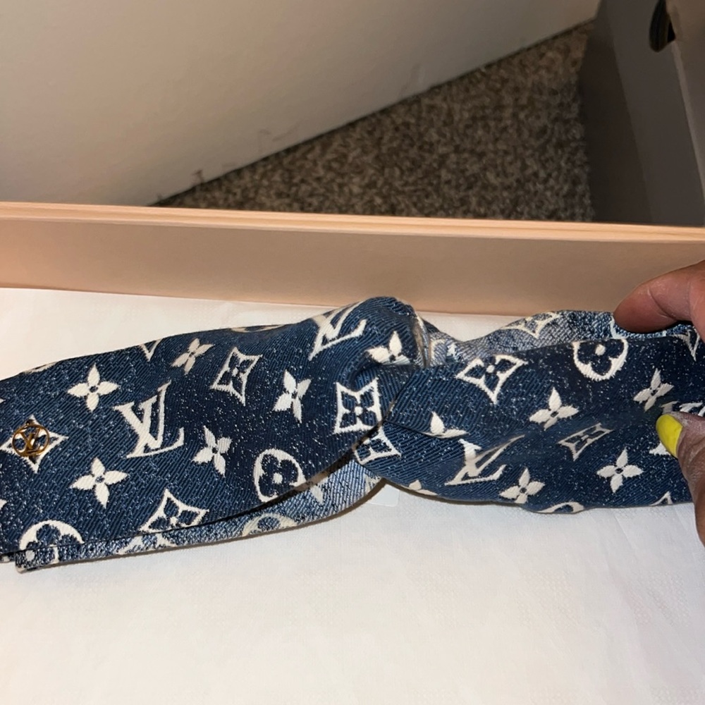 Authentic Louis Vuitton Head band